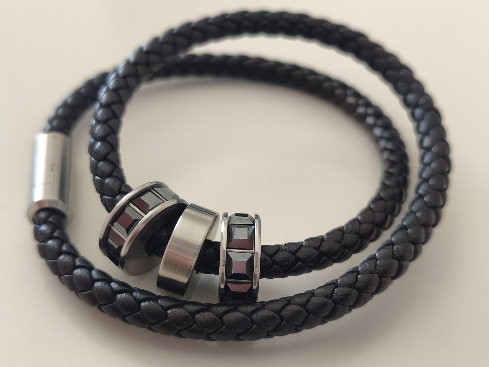Bracciali & Braccialetti: Swarovski crystal leather bracelet – Usato da Stäfa venduto da bluumartini 1