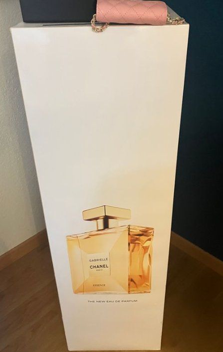 Altro in Decorazioni & Accessori: Chanel Verkaufsständer Gabrielle, Original – Usato da Rüdlingen venduto da Schnoegli2007 2