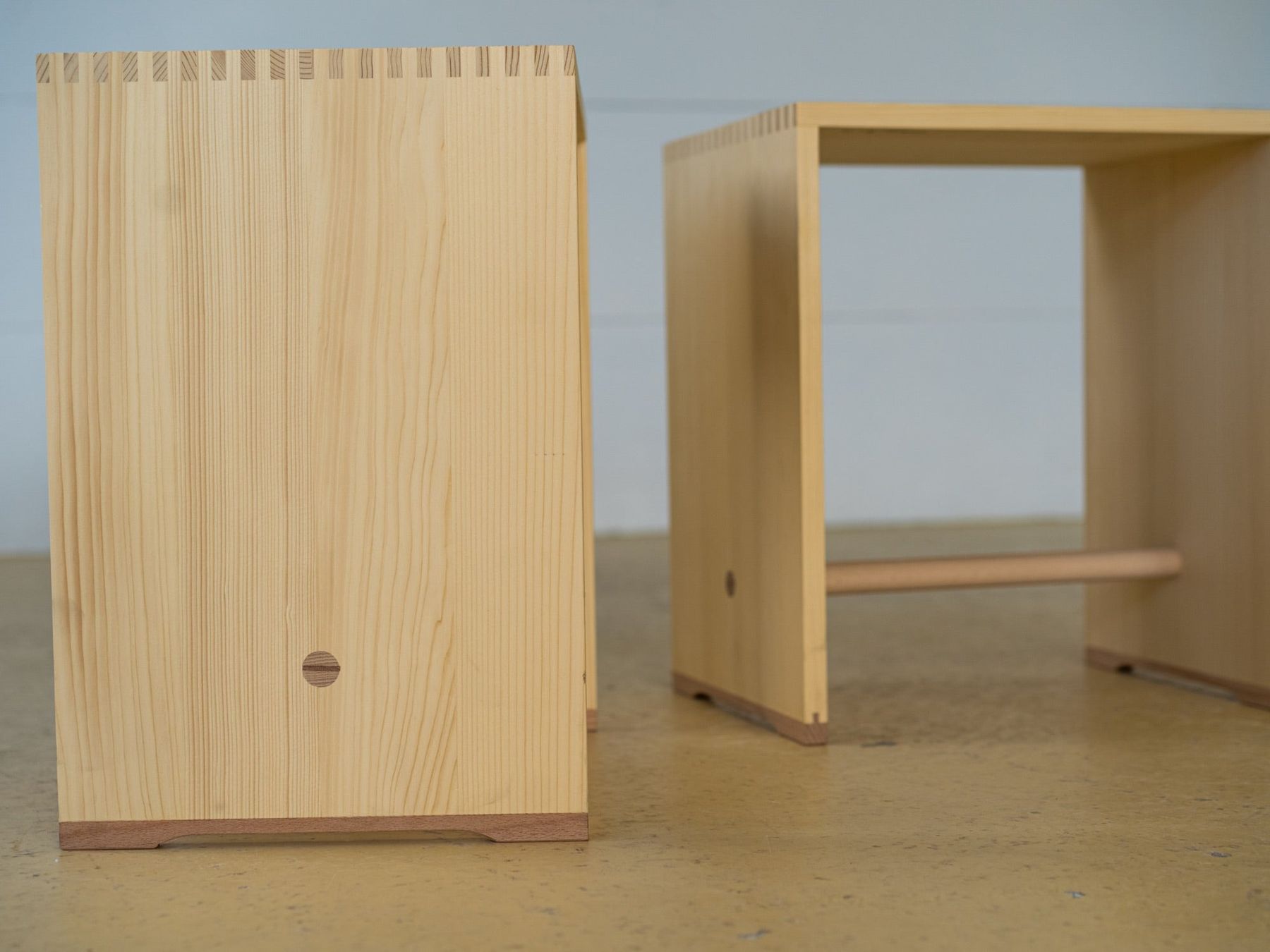 Sgabelli: Max Bill Ulmer Hocker | Buche | Neuware – Nuovo e nell'imballaggio originale da Meinisberg venduto da atelier_TILIJA 5