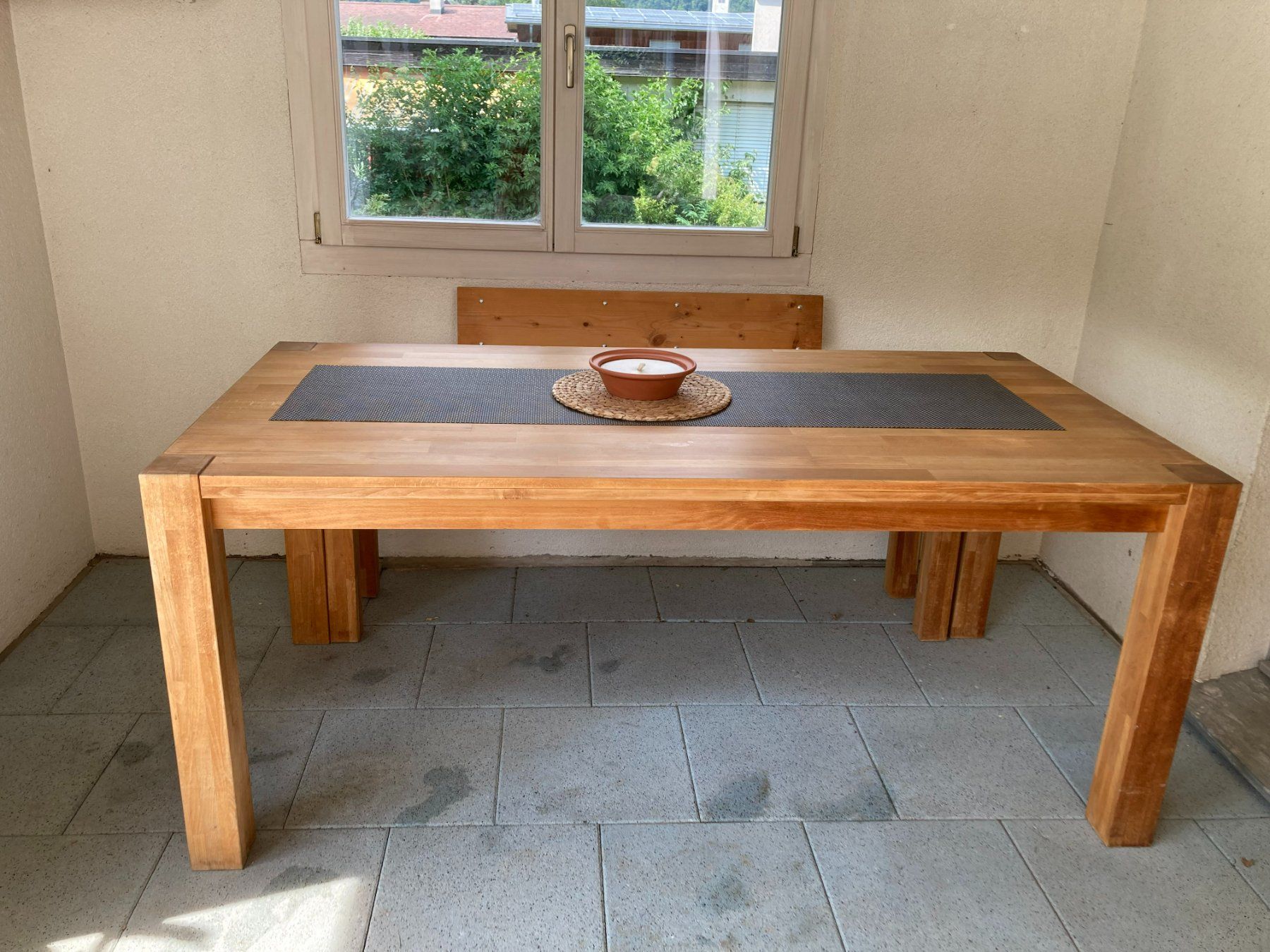 Livique Tische: Holztisch mit Bank – Gebraucht aus Domat/Ems von Sane66 1