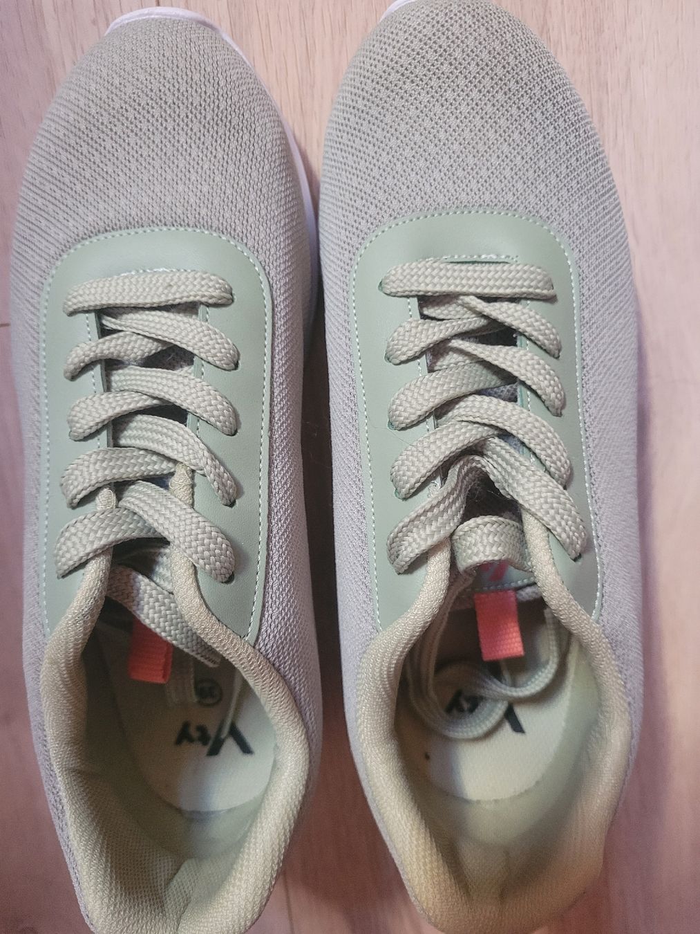 Scarpe da donna: Turnschue – Nuovo (secondo la descrizione) da Aeschiried venduto da Sweetangels