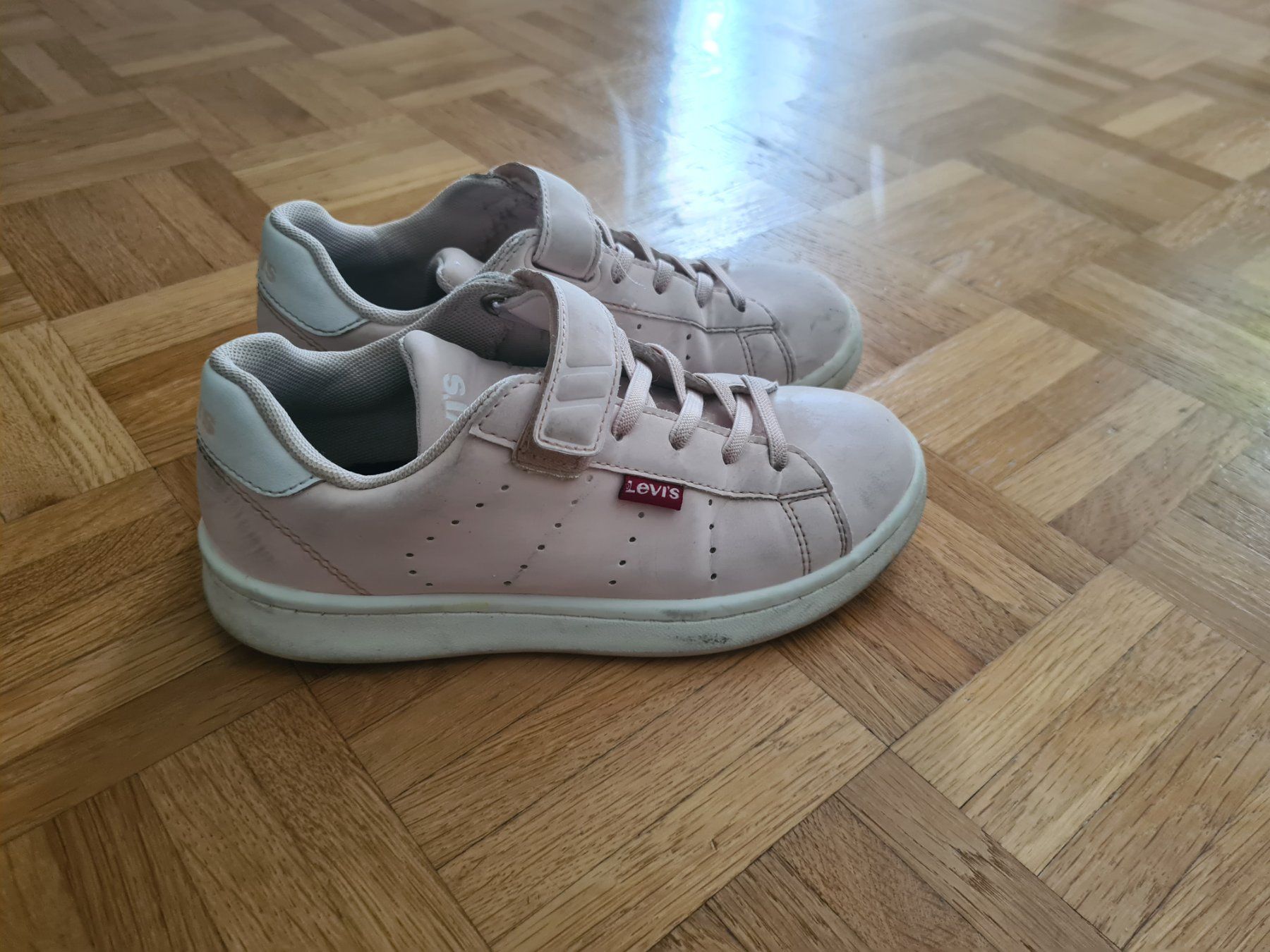 Levi's Scarpe per ragazze: Levi's Schuhe Gr. 33 – Usato da Rudolfstetten venduto da anjam81
