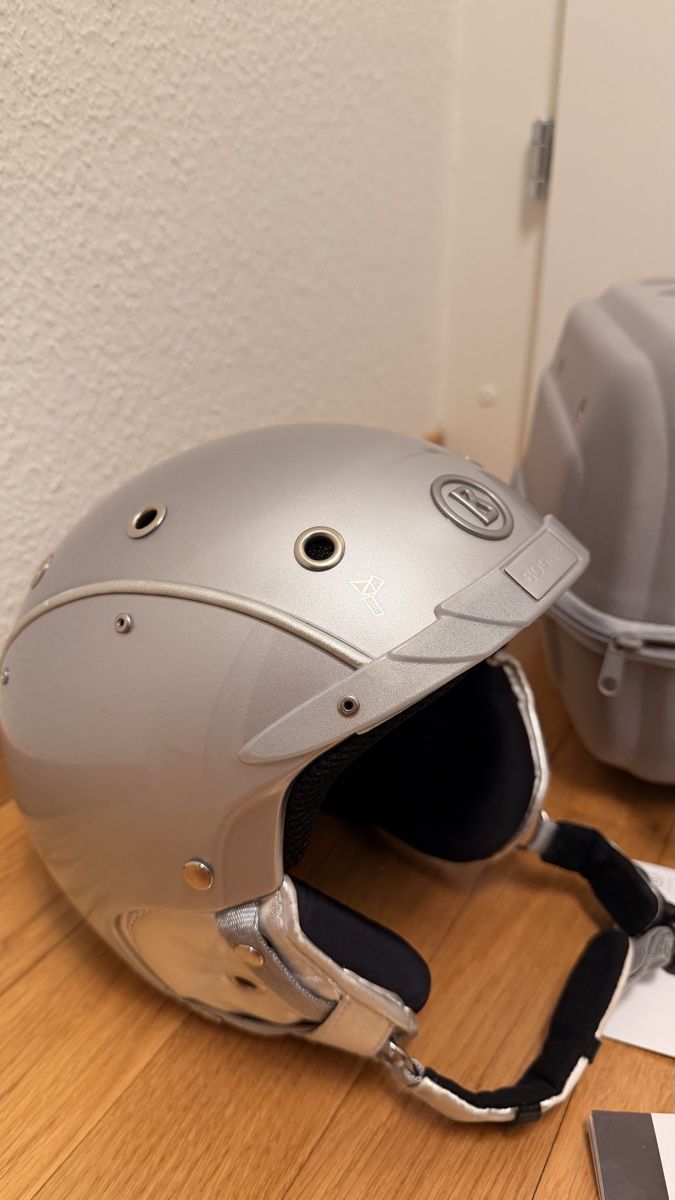 Bogner Caschi: Bogner Skihelm – Usato da Urdorf venduto da jus1991 5