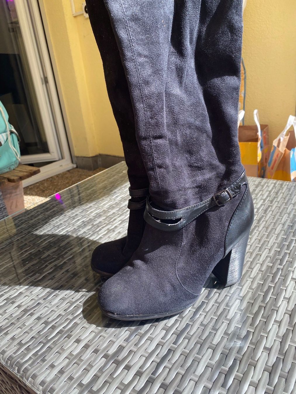 Scarpe da donna: Schwarze Stiefel mit Blockabsatz, hochhackig aber bequem!! – Usato da Fribourg venduto da AyveeMusiqueMetissee 2