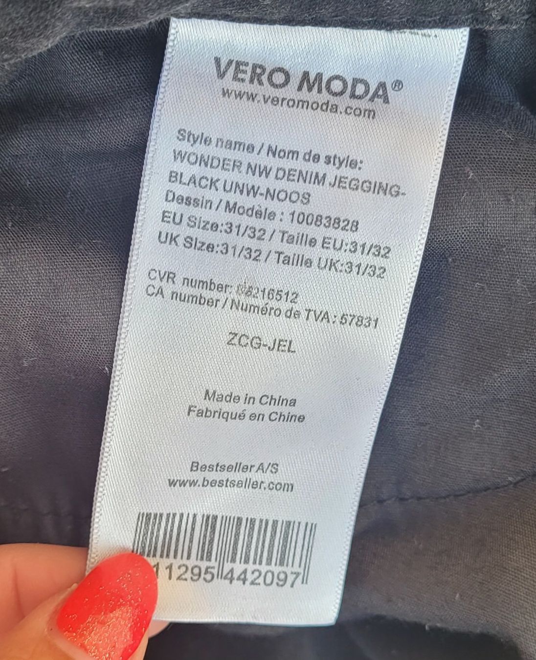 Vero Moda Pantaloni: Schwarze Jeans Vero Moda Gr. 31 / 32 – Usato da Füllinsdorf venduto da Sunnebliemli7 4