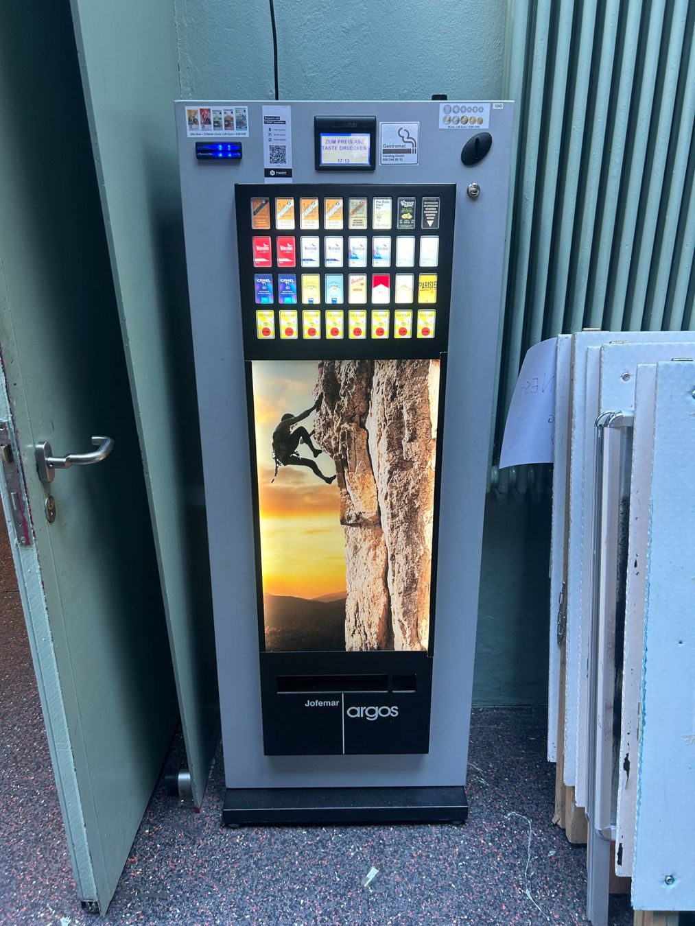 Altro per Gastronomia & Hotel: Zigarettenautomat mit Notenleser und Twint – Usato da Hombrechtikon venduto da SPS-Liquidationen