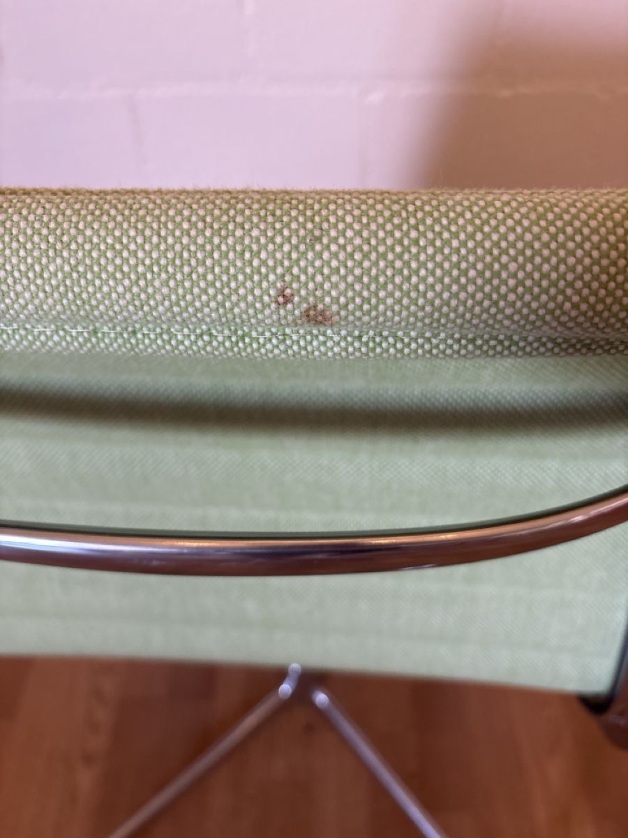 Vitra Sedie: Vita Eames Alu Chair hellgrün  – Usato da Basel venduto da magnummarine 3