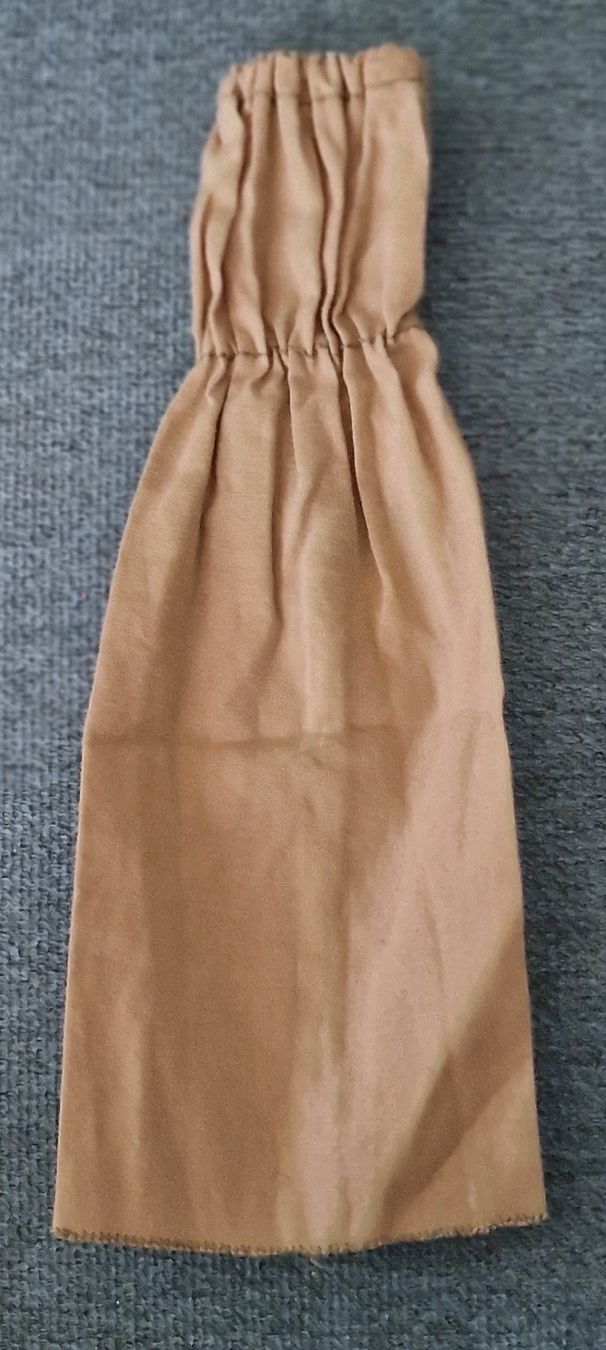 Poupées: Robe pour Barbie – D'occasion à Couvet par Pioune