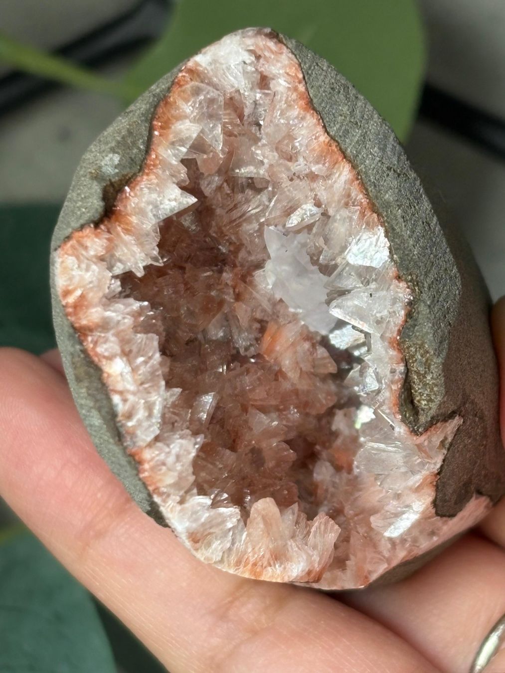 Pietre preziose: Pink Heulandit-Geode (mit Calcit) – Nuovo (secondo la descrizione) da Neuheim venduto da m.hald 2