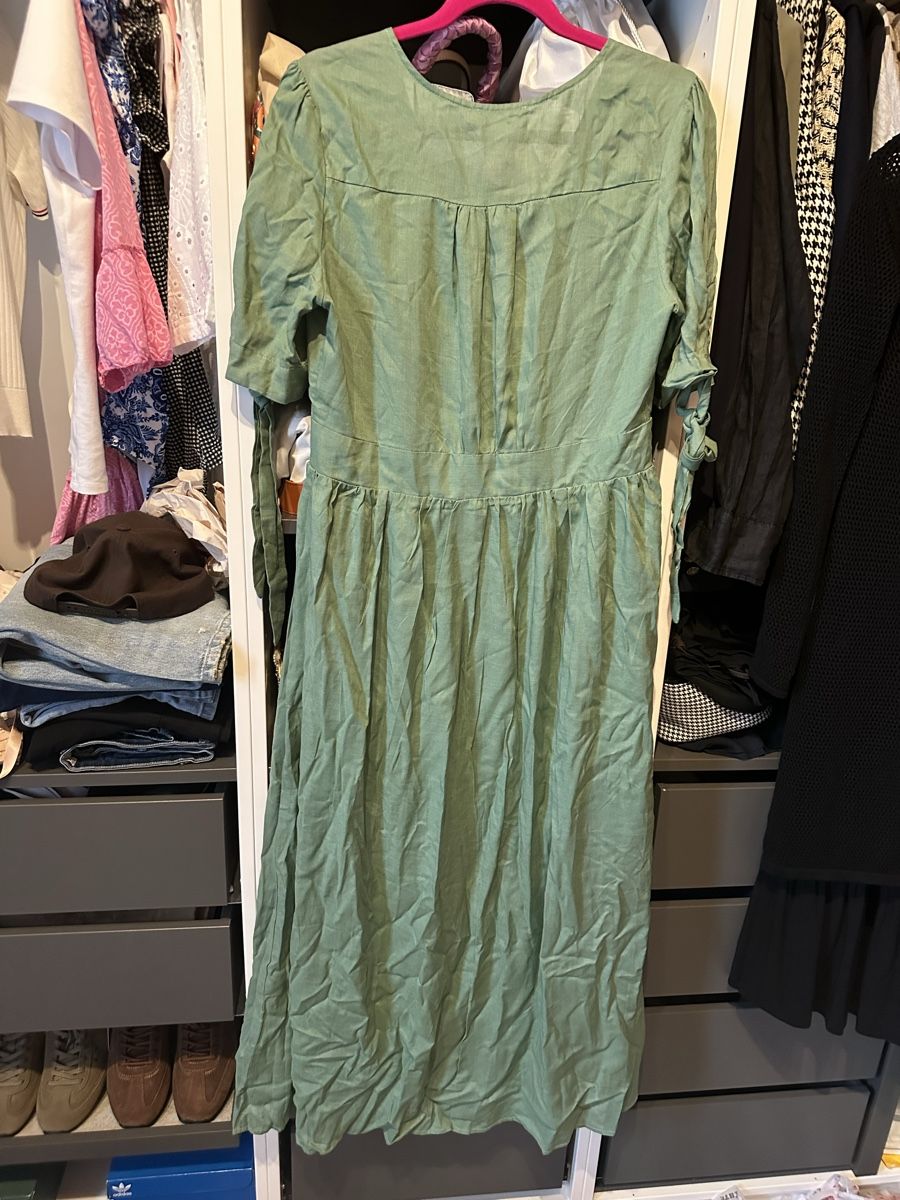 Robes: Damen Kleid Neu M – Neuf avec emballage d'origine à Triesen par nenaan 1