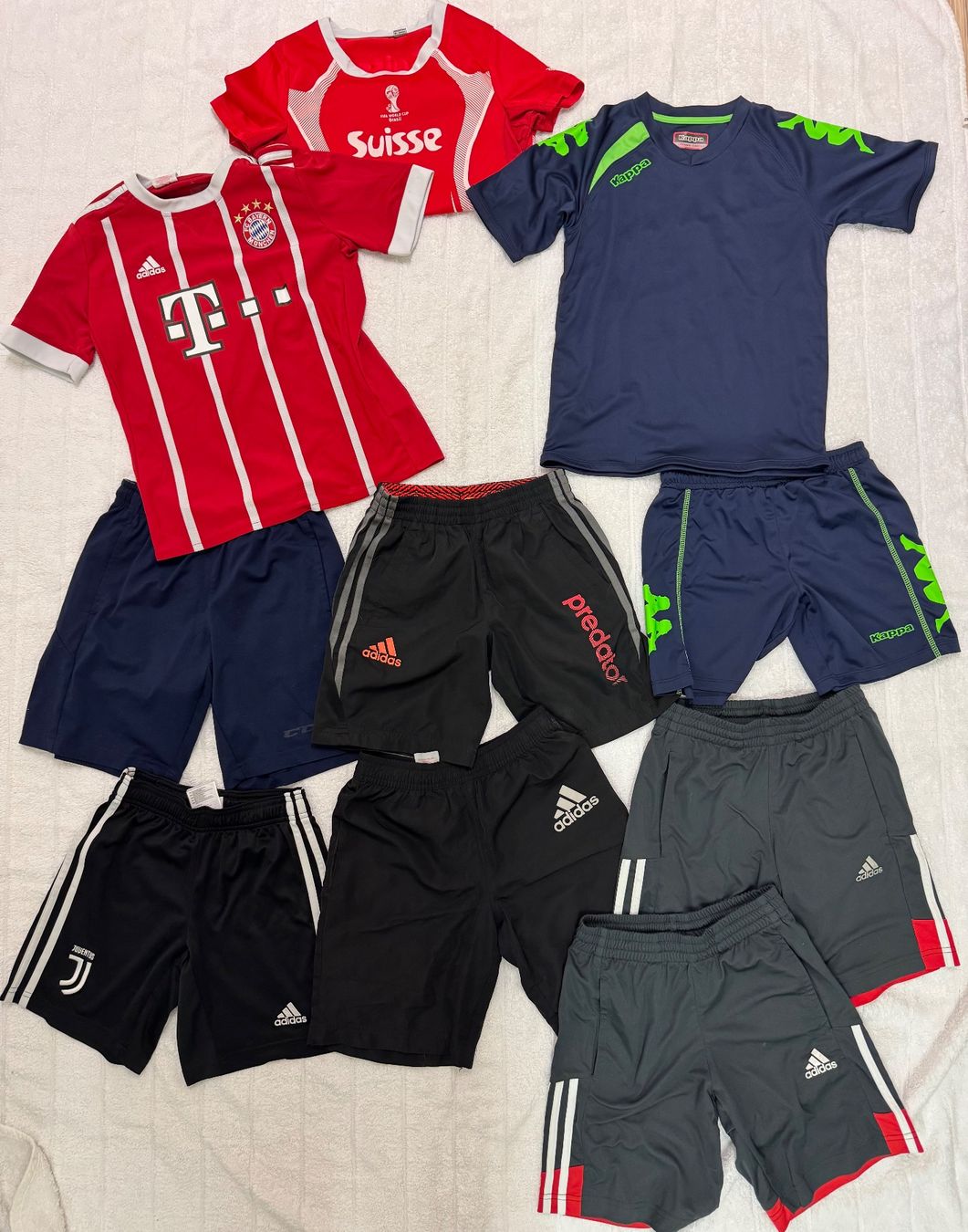 Lotti & Set di vestiti: Sommerkleiderpaket Grösse 134/140 Junge|Boy – Usato da Winterthur venduto da nad_2xcr 2