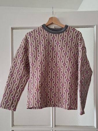 Pull à motifs roses et violets H&M