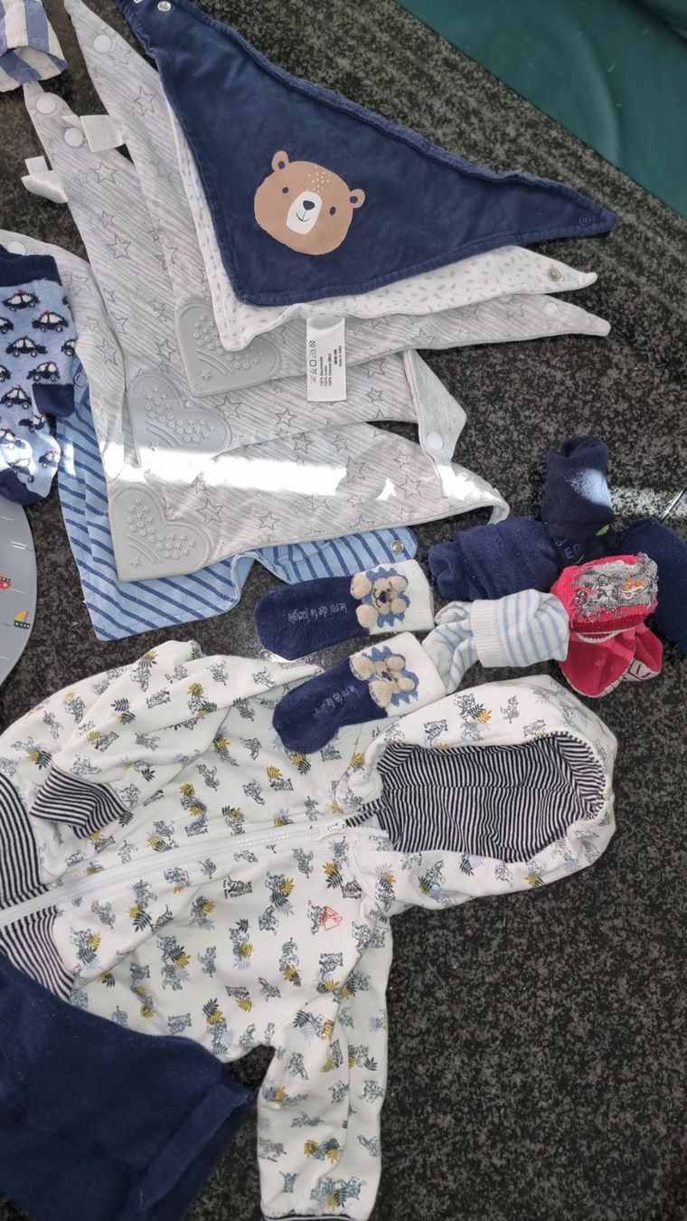 Lotti & Set di vestiti: Baby Kleiderpaket Grösse 60/67 – Usato da Gwatt (Thun) venduto da fidibus87 1