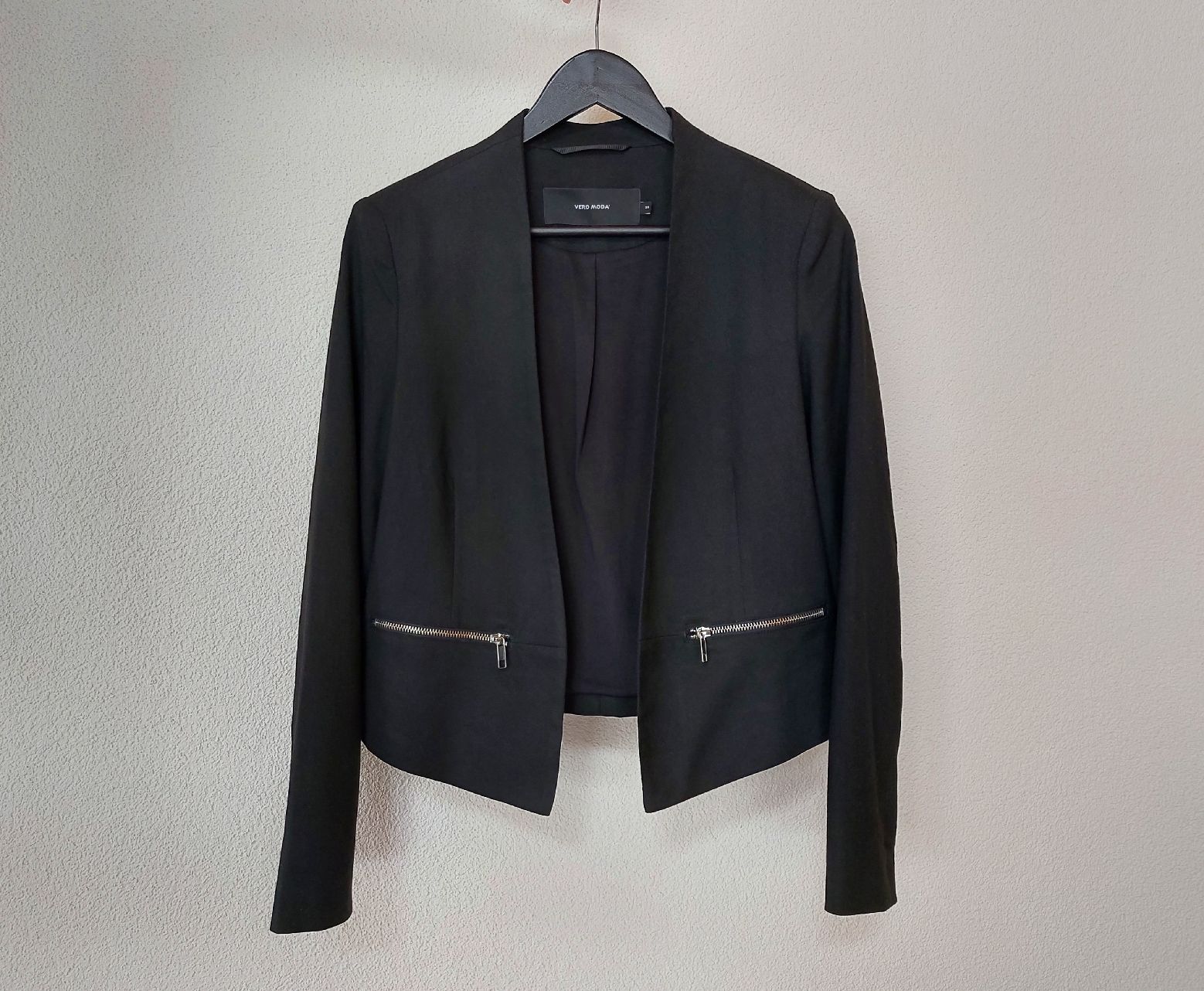 Vero Moda Giacche: Schwarzer Blazer von Vero Moda, Top Zustand! – Nuovo (secondo la descrizione) da Effingen venduto da roe_7mb7