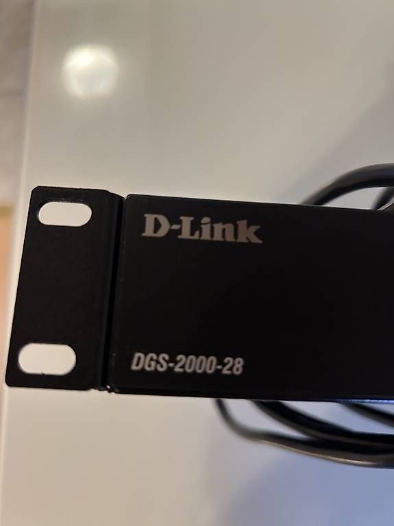 Hubs & Switches: D-Link Switch DGS-2000-28 28 Port – D'occasion à Müllheim Dorf par castor29 3