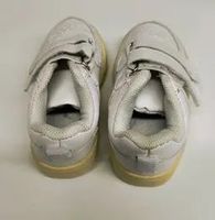 Coole weisse Kinderschuhe Gr. 19