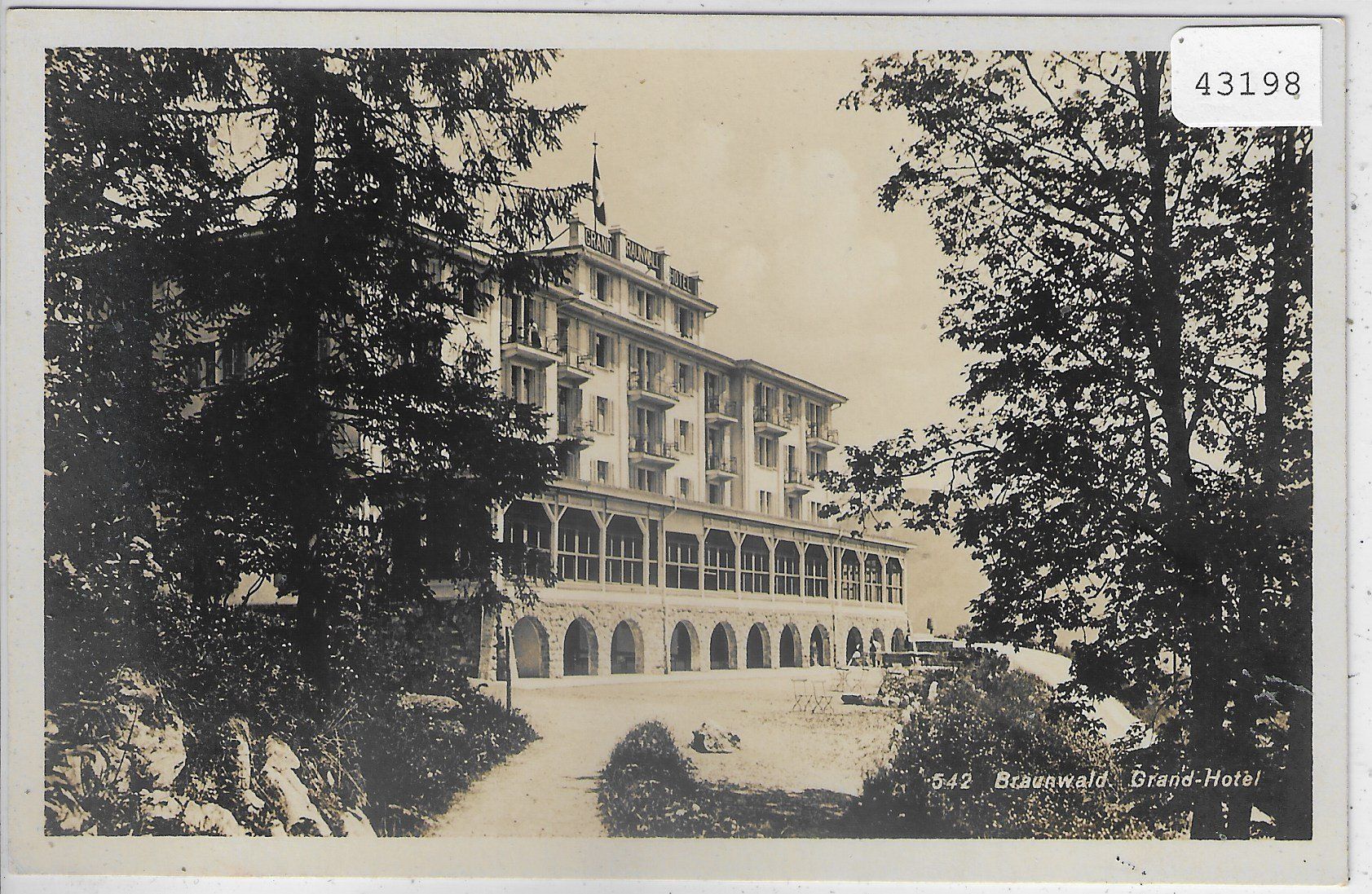 Cartoline postali: Braunwald - Grand-Hotel – Usato da Ettingen venduto da Kartenplanet