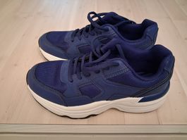 TURNSCHUH NEU NIE GETRAGEN 37