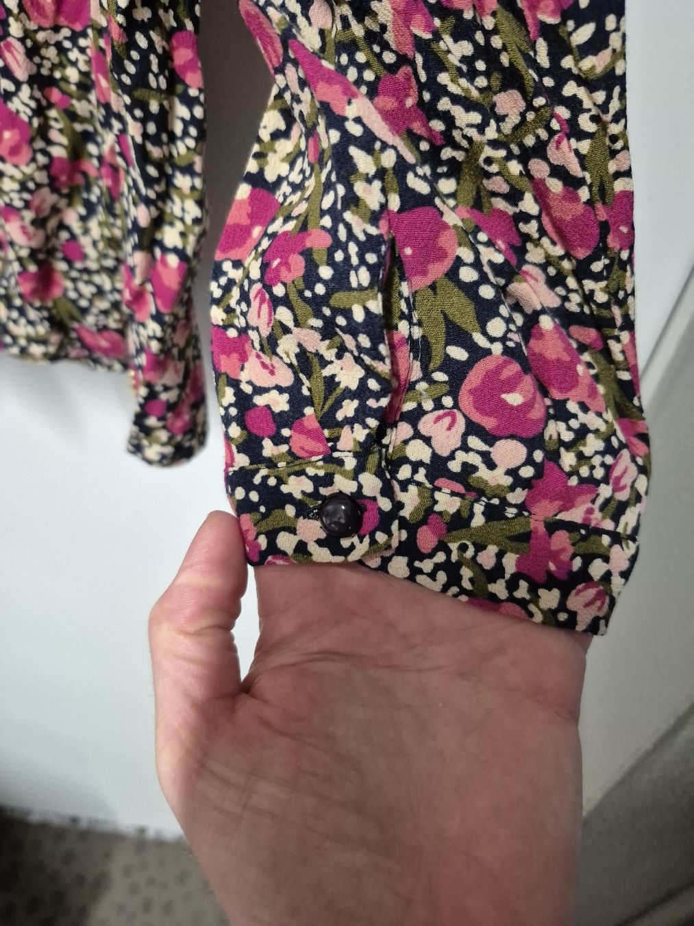 Des Petits Hauts Camicette: Viskose Bluse von Des Petits Hauts, Gr. T4(L)Blumenmuster – Usato da Merligen venduto da muss_haben 4