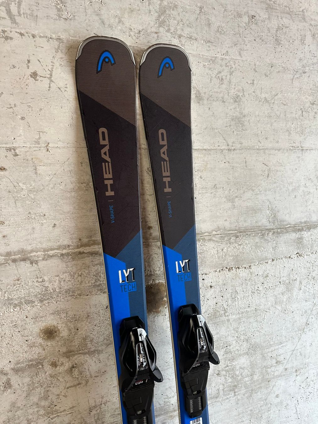 Head Sci: Fischer V Shape Ski 149CM – Usato da Emmenbrücke venduto da karkarkar 1