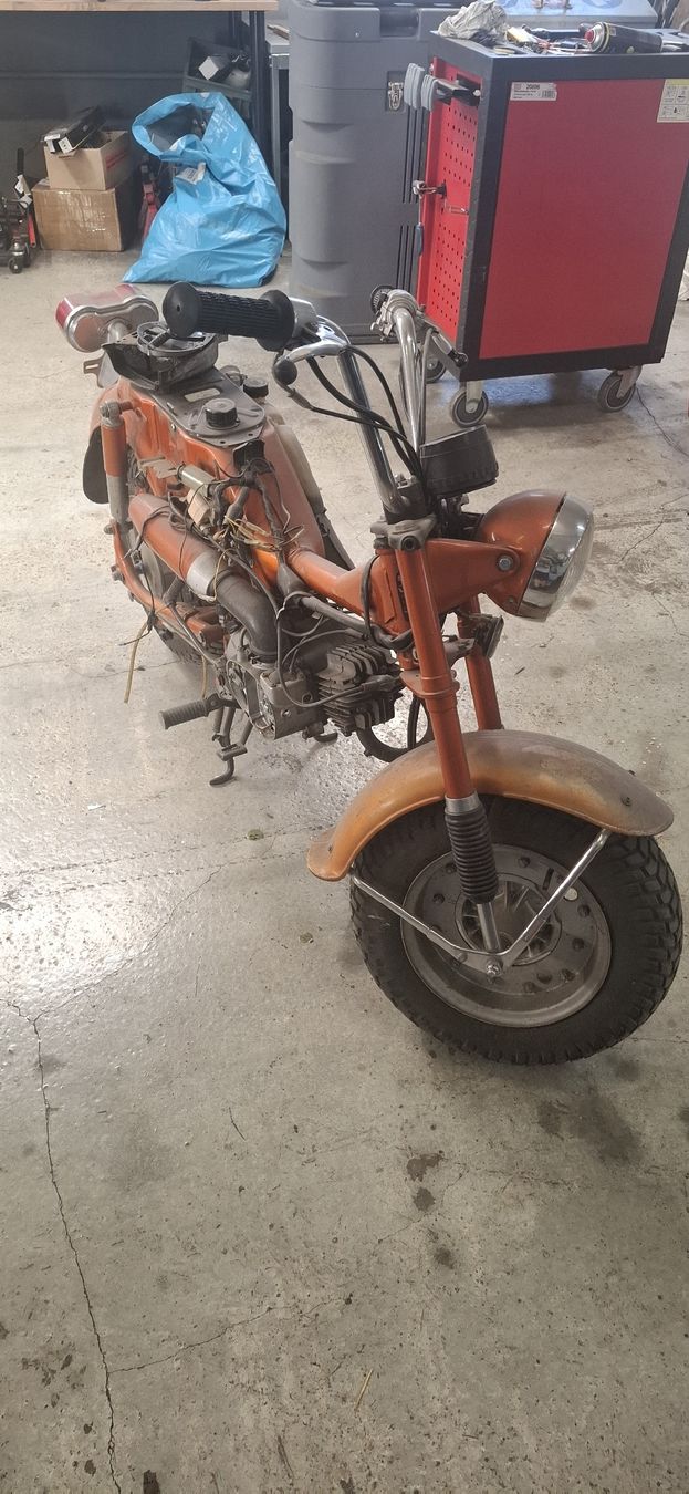 Suzuki Scooters: Suzuki RV 50 – Défectueux à Eschenbach LU par Meg_sbc8