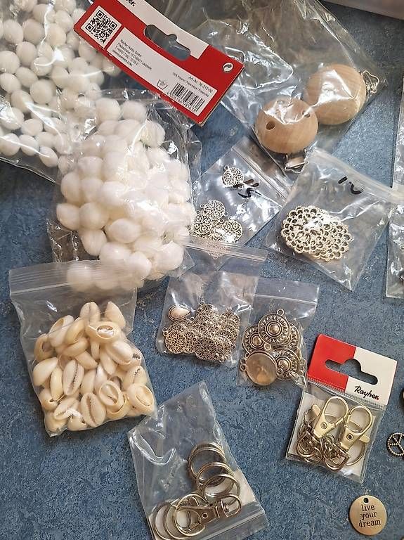 Kit bricolage: Diverse Bastelutensilien – Usato da Erlinsbach SO venduto da roman728 2