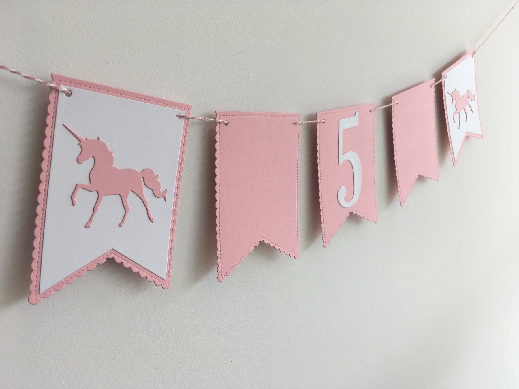 Tutte le decorazioni: Girlande Einhorn rosa individualisierbar – Nuovo e nell'imballaggio originale da Zollikofen venduto da poppala 2