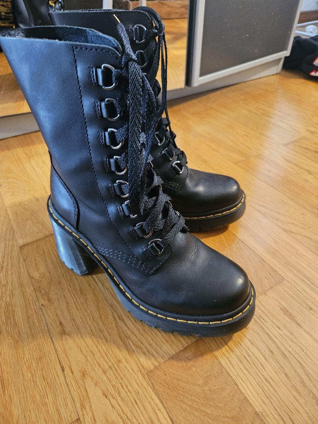 Scarpe da donna: Dr. Martens Chesney  Boots Gr. 38 – Usato da Bern venduto da RCAG 2