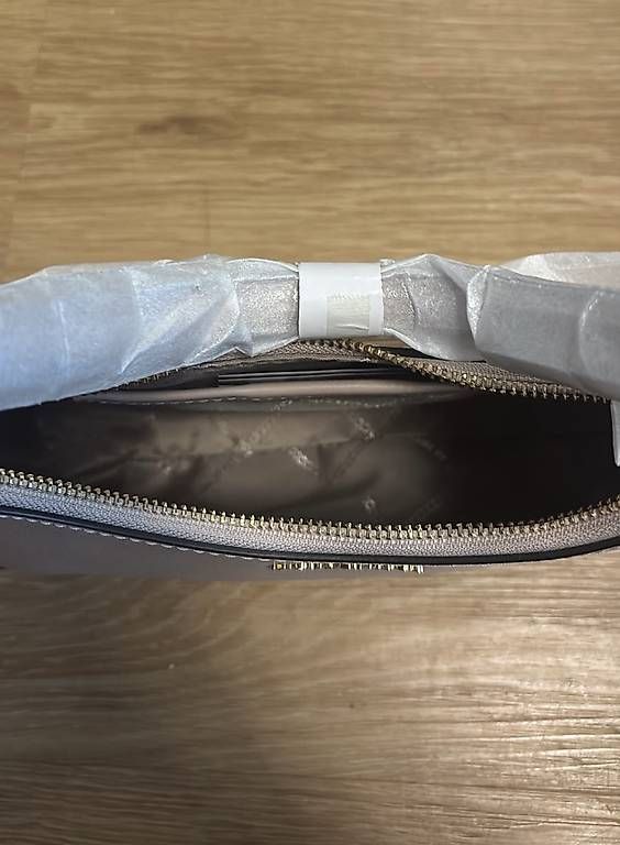 Sacs femmes: Tasche Michael Kors Neu  – Neuf avec emballage d'origine à Emmen par kat_ltp2 2