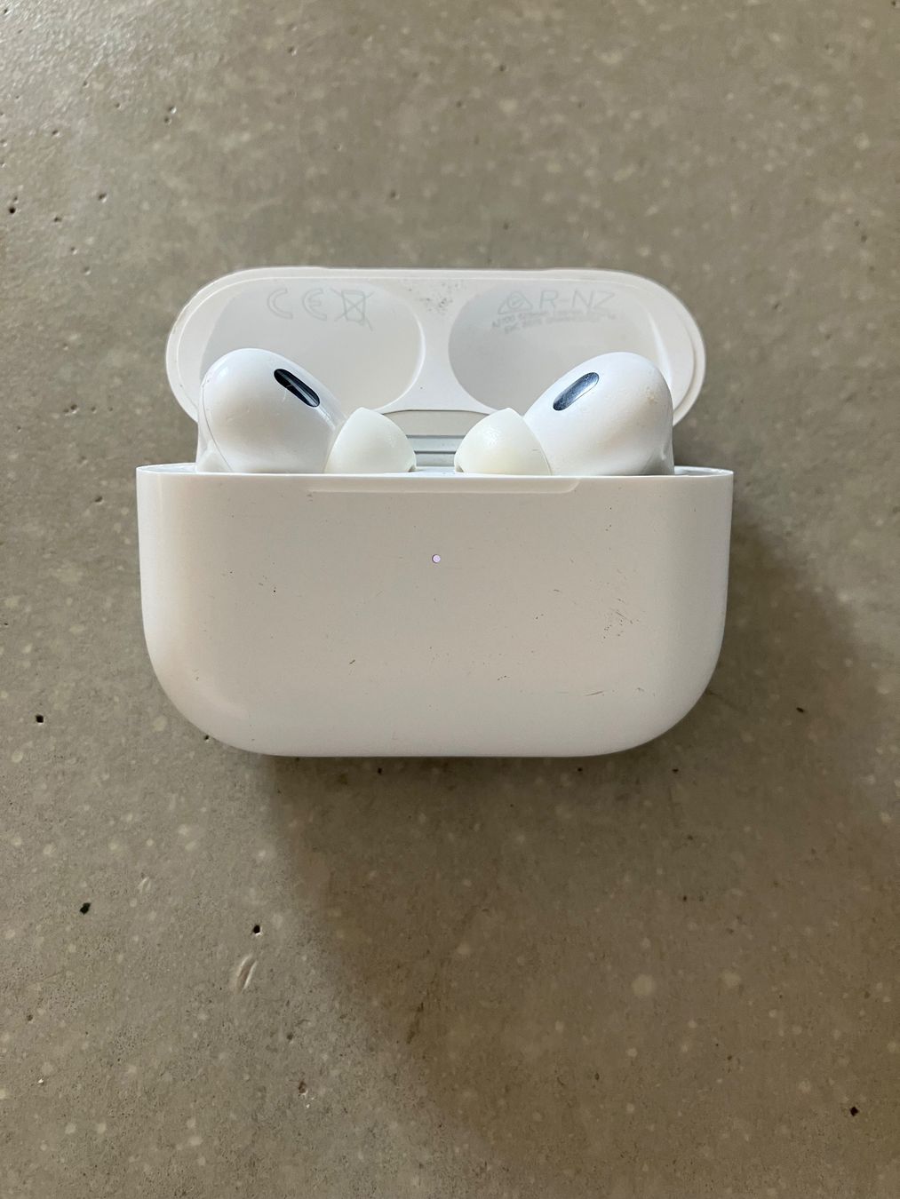 Apple Casques audio: APPLE Air Pods Pro 2 – D'occasion à Lausanne par mr.v
