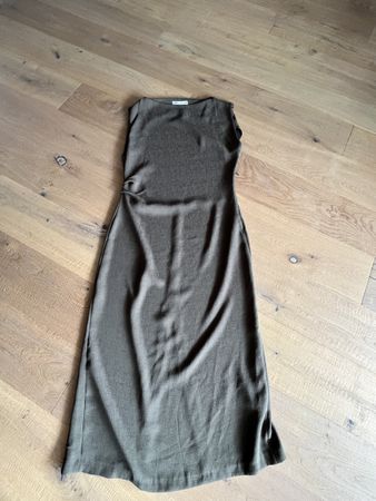 Elegantes, olivgrünes Kleid von Zara, Grösse XXL