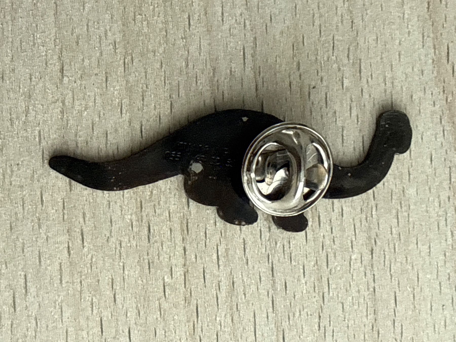 Plaketten & Abzeichen: Pin Dinosaurier – Gebraucht aus Glattbrugg von Schweigmatt 1