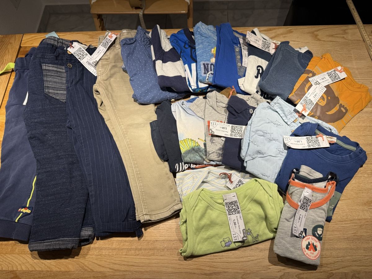 Lotti & Set di vestiti: Kinderpaket Gr. 98/104  – Usato da Sirnach venduto da sbe_pf8v