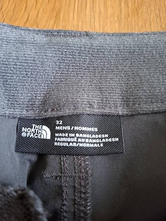 Pantaloni: Pantalon de marche convertible short  – Usato da Vuadens venduto da luc_l7p7 1