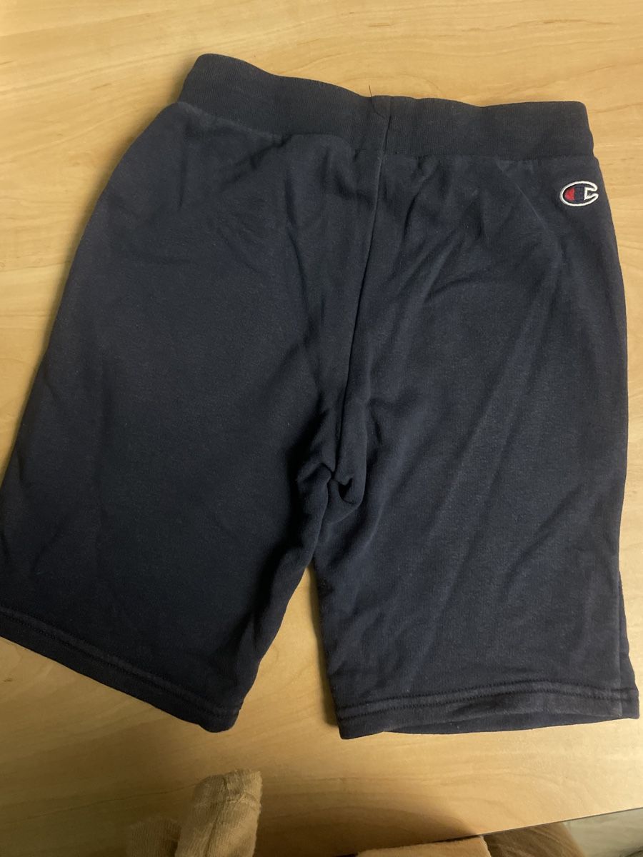 Champion Pantaloni: Dunkelblaue Champion Sweat Shorts Gr.152 – Usato da Obergerlafingen venduto da cabo4 1