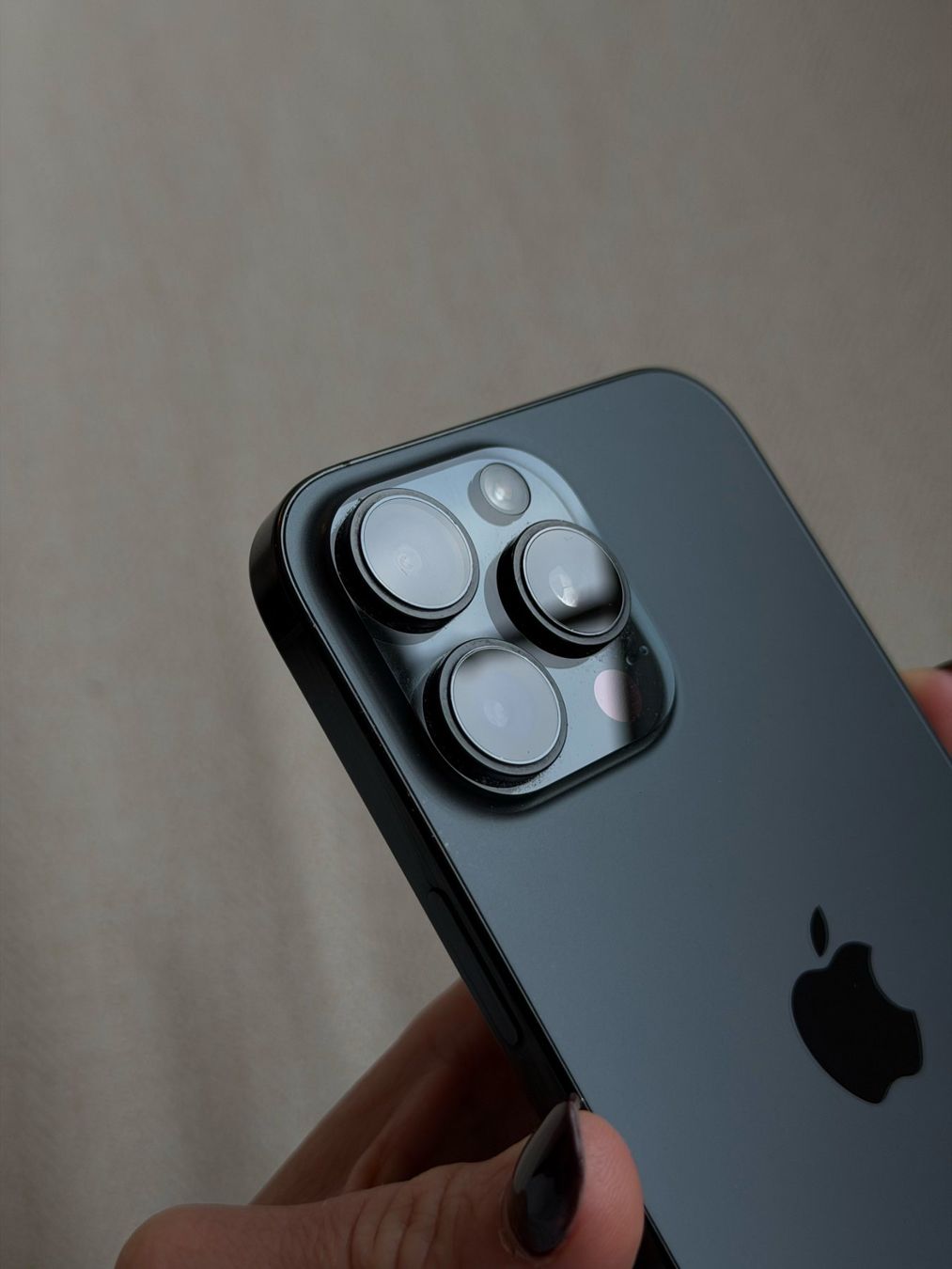 Apple Telefoni cellulari / Smartphones: iPhone 16 Pro Max – 512 GB, Schwarz – Usato da Zürich venduto da srhkhl 2