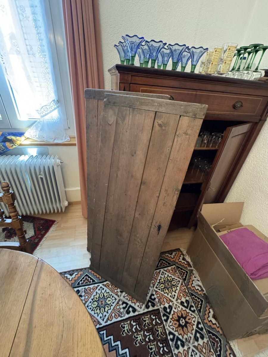 Tischset: Ancienne table avec lot de 6 chaises et 2 rallonges  – Gebraucht aus Courrendlin von bur_twg6 2