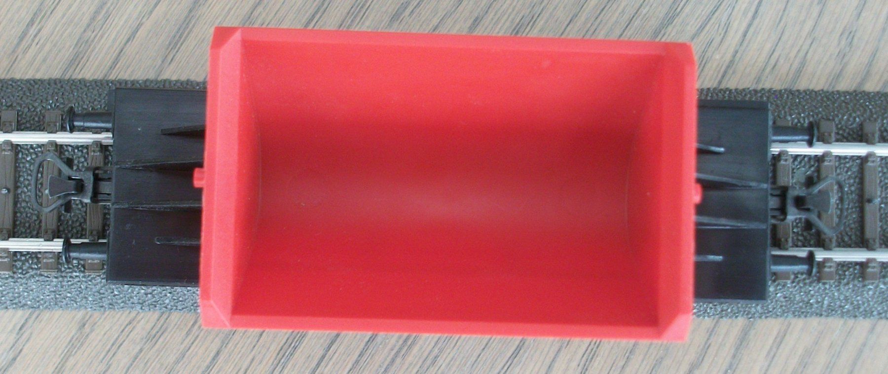 Märklin Modellini di ferrovie: Kippwagen mit roter Lore; neu – Nuovo (secondo la descrizione) da St. Moritz venduto da Manu7500 3