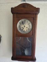 Wanduhr Holz antik mit Pendel und Schlüssel Zustand siehe...