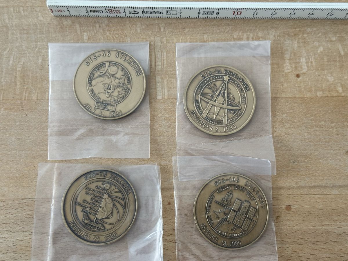 Tutti le monete: Nasa - Lot de 4 pièces commémoratives de missions spatiales – Nuovo e nell'imballaggio originale da Promasens venduto da Toblerone83