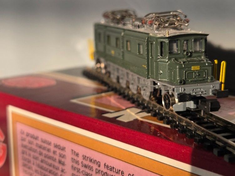 Hag Modelleisenbahnen: HAG SBB Re 4/7  Nr. 800 – Gebraucht aus Arni AG von bruno1951