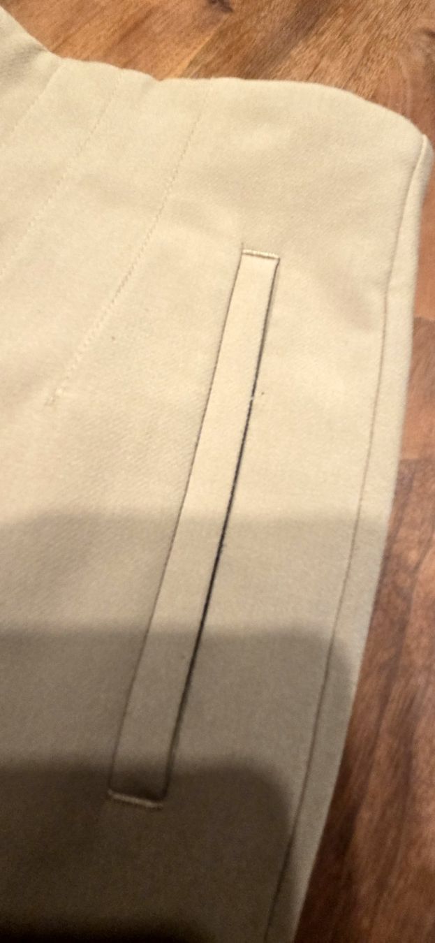 Stradivarius Pantaloni: Stradivarius Stoffhose, beige, Gr. 40 – Usato da Subingen venduto da DENDLE20 3