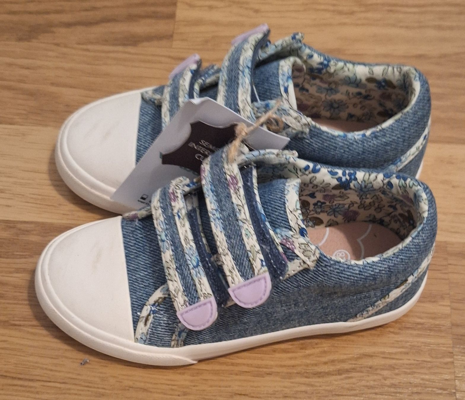 Scarpe per ragazze: Baskets fille pointure 28 – Nuovo e nell'imballaggio originale da Yverdon-les-Bains venduto da CelMt 1