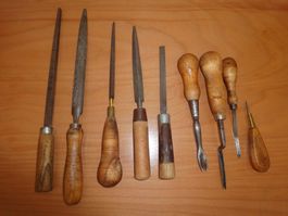 Alte Werkzeuge -Sattler- / Tapezierer- Feilen usw.