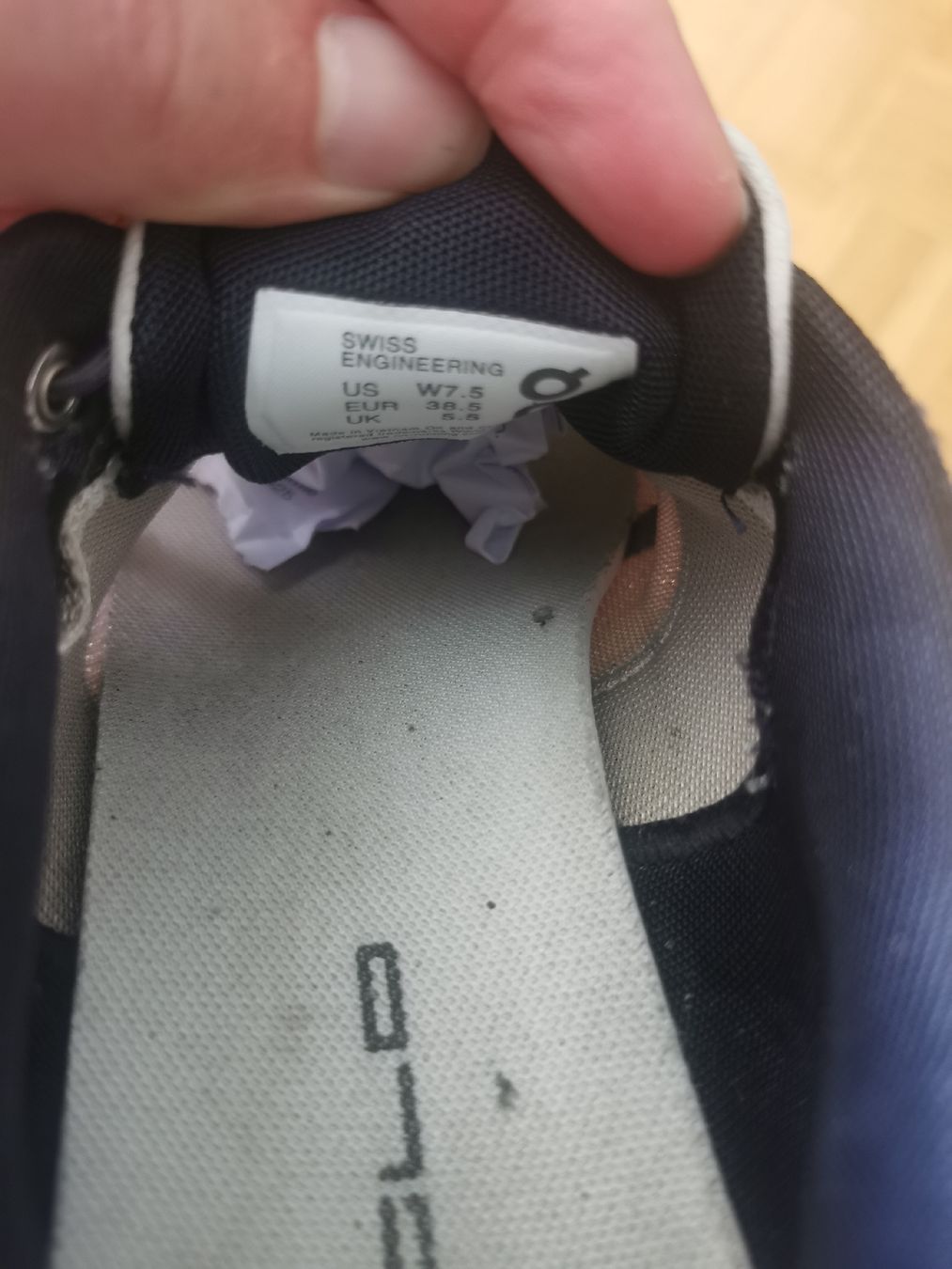 On Scarpe da uomo: On Schuhe 38 – Usato da Bern venduto da ged_ffx9 1