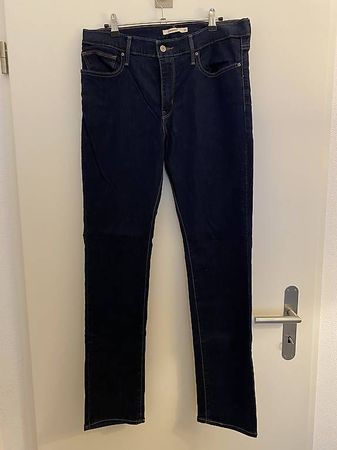 Levi's Slimming Slim Jeans