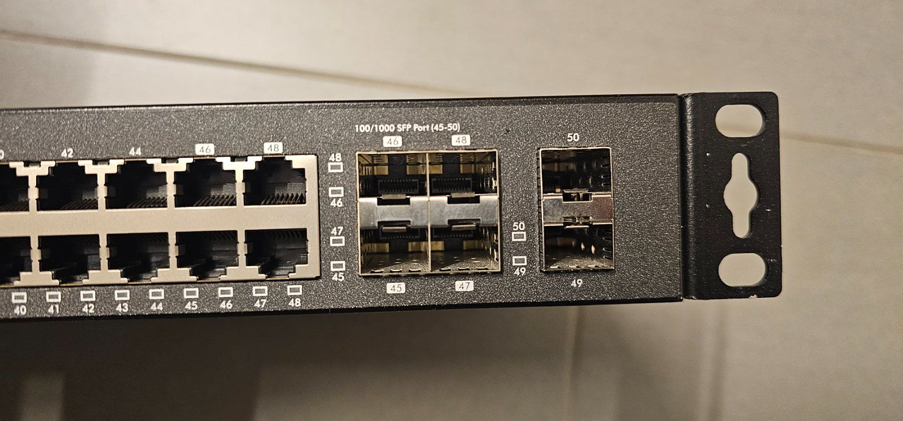 Zyxel Hub & Switch: Zyxel GS2210-48 Switch gebraucht – Usato da Embrach venduto da dam_h76j 2
