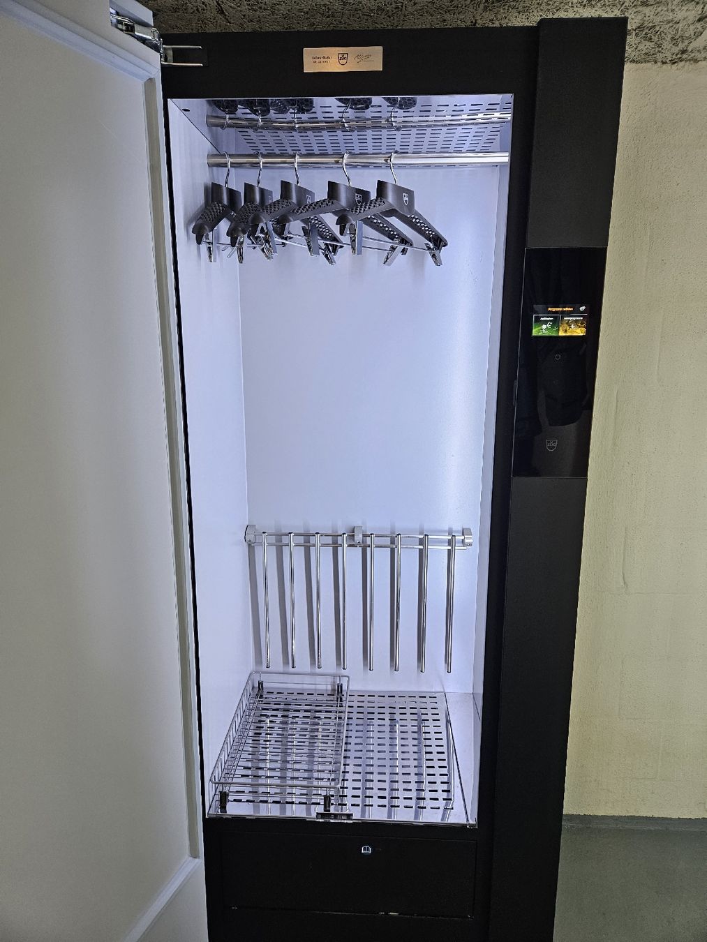 V-Zug Asciugatrici: V-Zug RefreshButler V6000 – Usato da Ebertswil venduto da Bolomotos