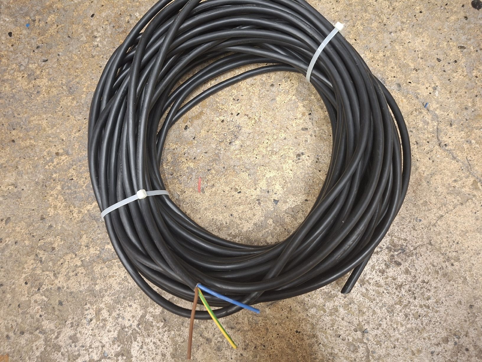 Câbles: TD Kabel 3x1.5mm² ca. 29 Meter – Neuf (Voir description) à Neunkirch par MaElekt