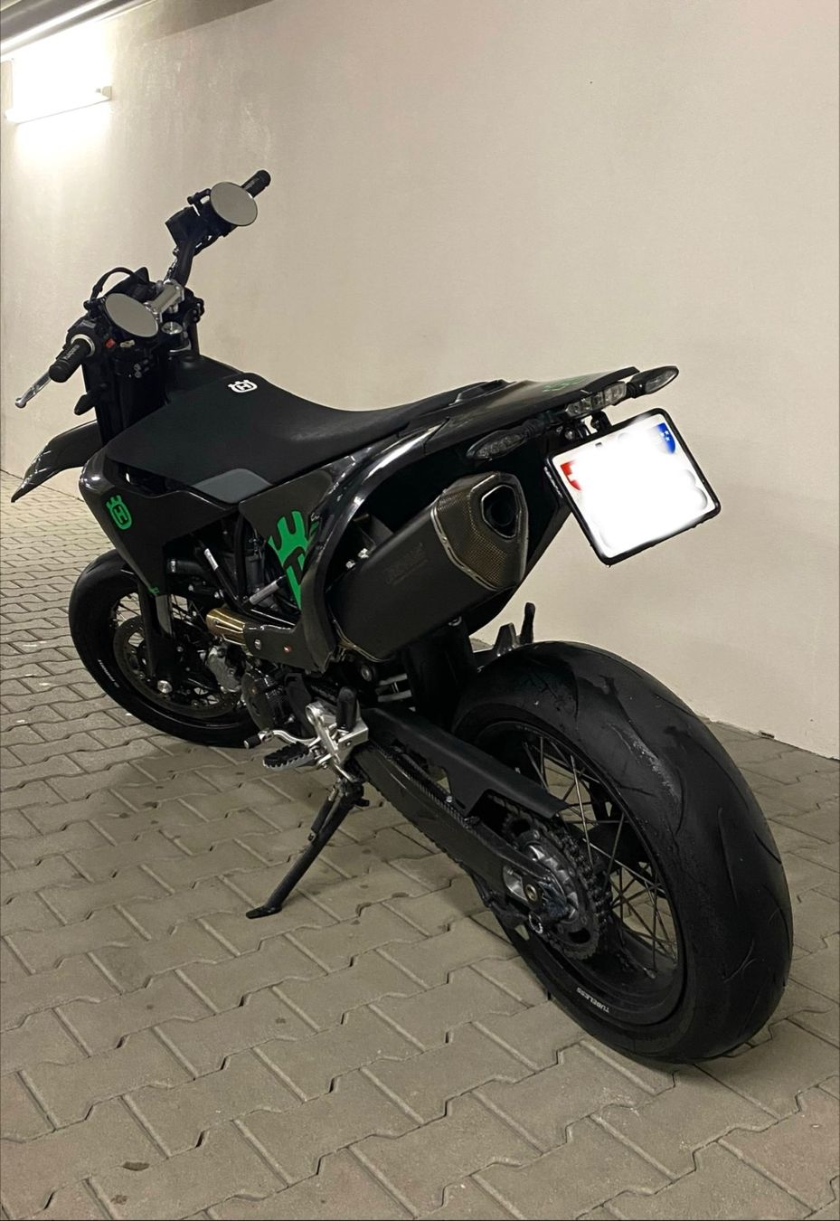 Husqvarna Strada: Husqvarna 701 Super Moto – Usato da Niederwil AG venduto da Debi_01 2